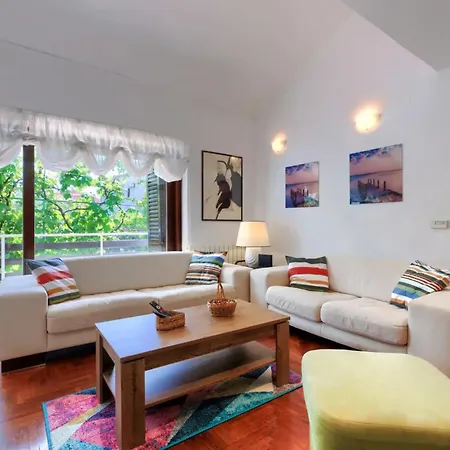 Suncana Villa *